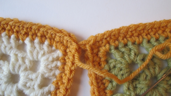 crochet motif seam 4