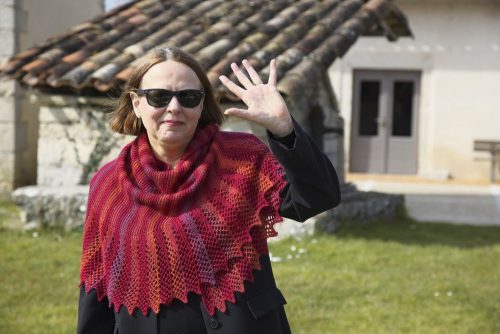 Firebird, un châle créé par EclatDuSoleil, chez Annette Petavy Design. - Firebird, a shawl designed by EclatDuSoleil, available at Annette Petavy Design.