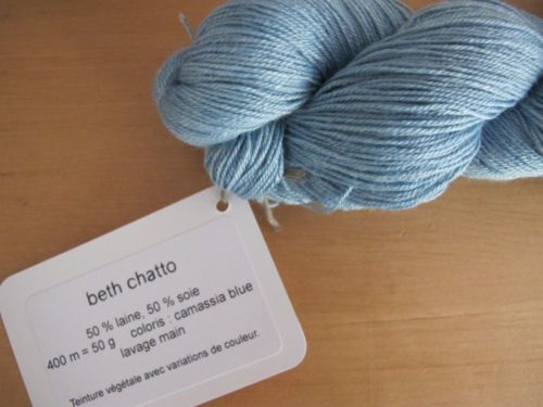 Beth Chatto, fil en laine et soie, coloris camassia blue - Annette Petavy Design